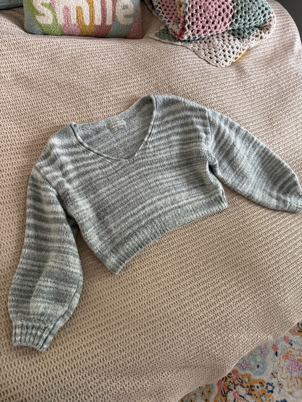 Urban Outfitters Cropped V-Neck Sweater in Heather Gray Stripes